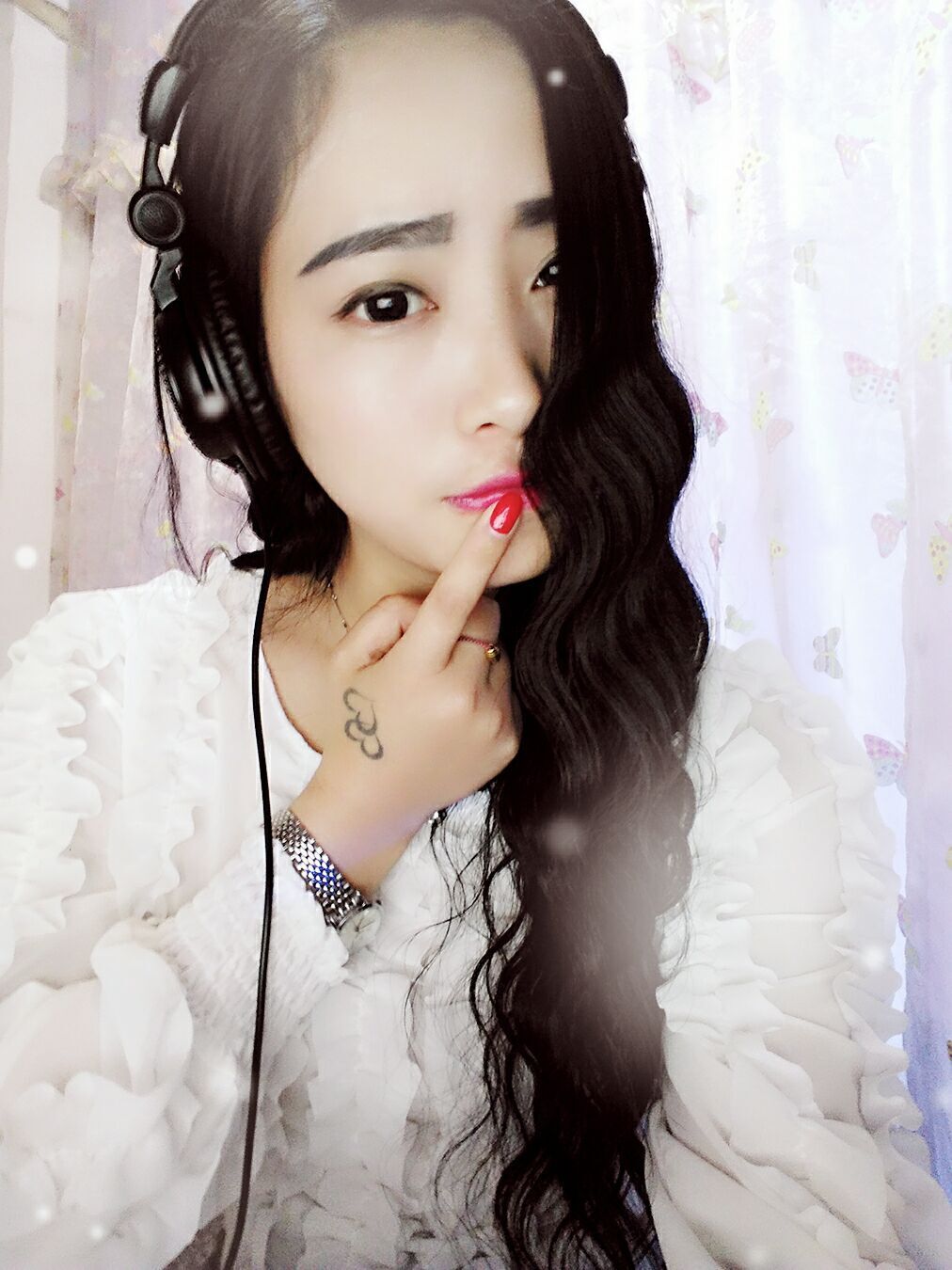 荔枝妹个人动态 - 荔枝妹直播间 - 美女视频聊天交友-六间房秀场