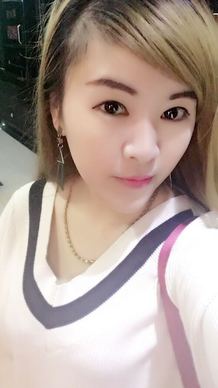 绫儿求升级个人动态 绫儿求升级直播间 美女