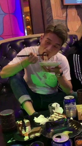 我不想发的，怕你打我😅😅