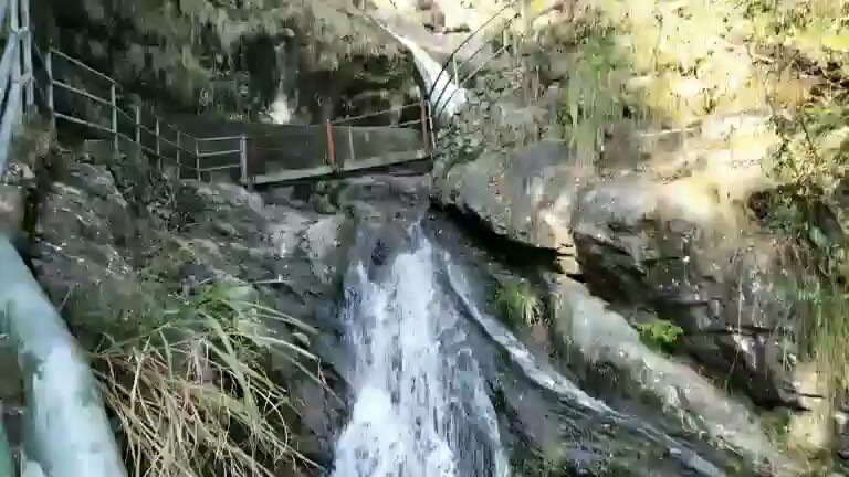 山泉