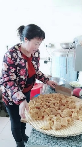 李家屯的大妈