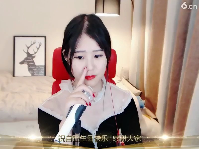 美女嘴巴大，人长的好看，让人觉