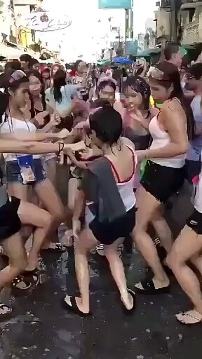 云南省傣族泼水节