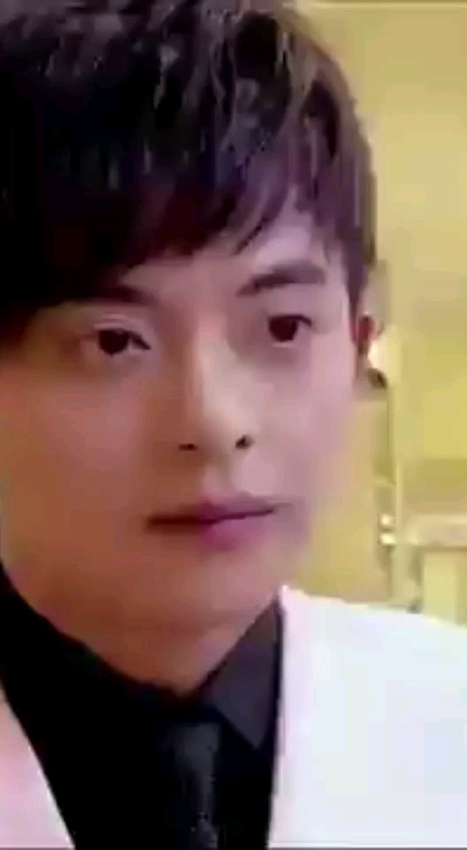 服务员焦不起老总！