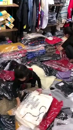 小童工上阵，妈妈爱你