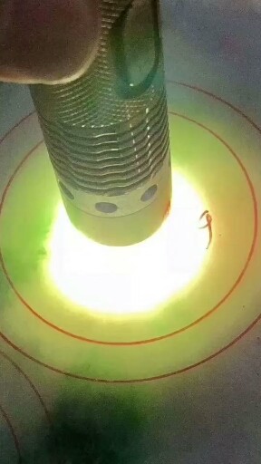 翡翠玉石，喜欢点点关注……