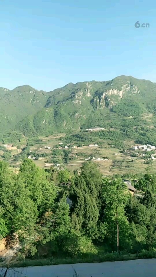 一望无际的青山绿水，旅游圣地