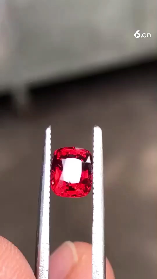 1.1克拉 缅甸抹谷彩宝尖晶石