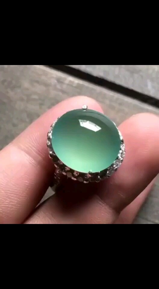 冰种木那雪花蓝水大戒面