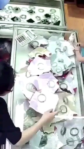 小孩的一摔~县级一栋房子没了