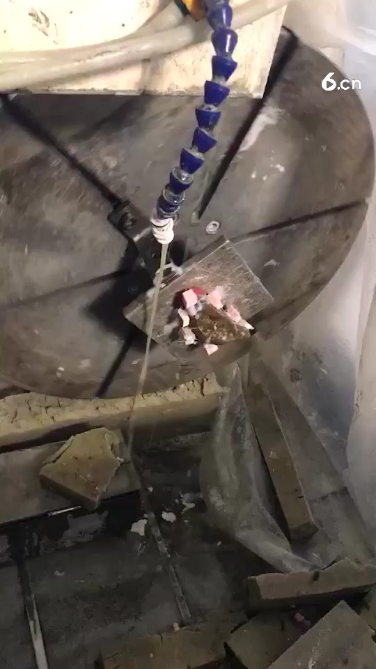 开切，线切的好处是不伤料