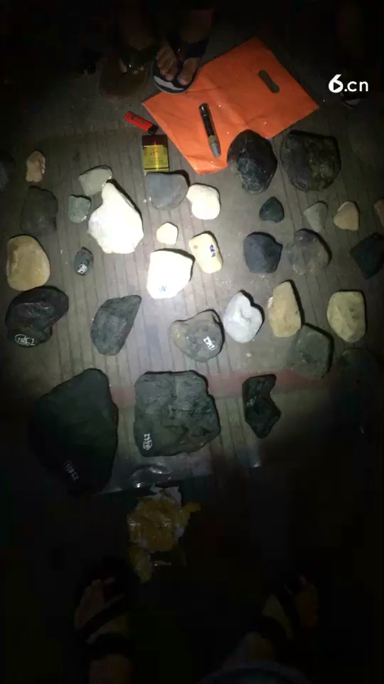 翡翠夜市……最昂贵的地摊