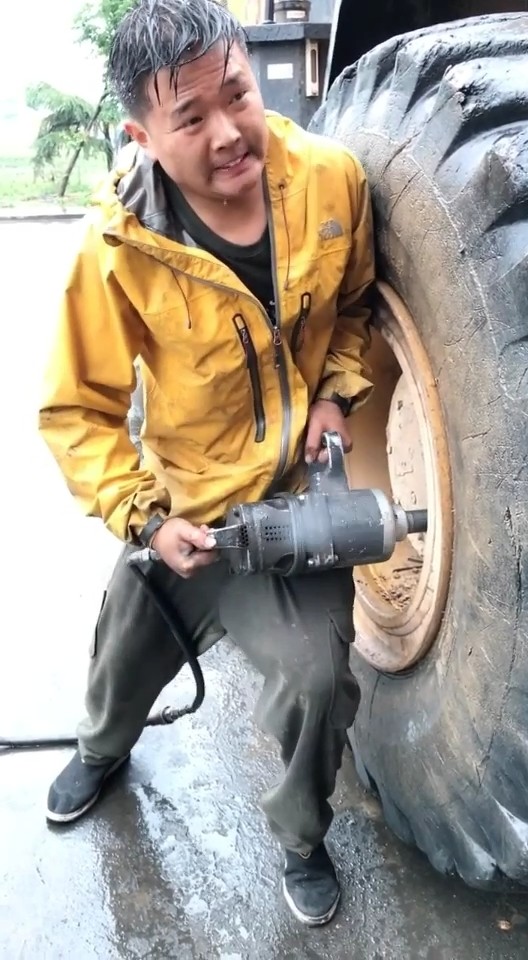 修车就是风雨无阻