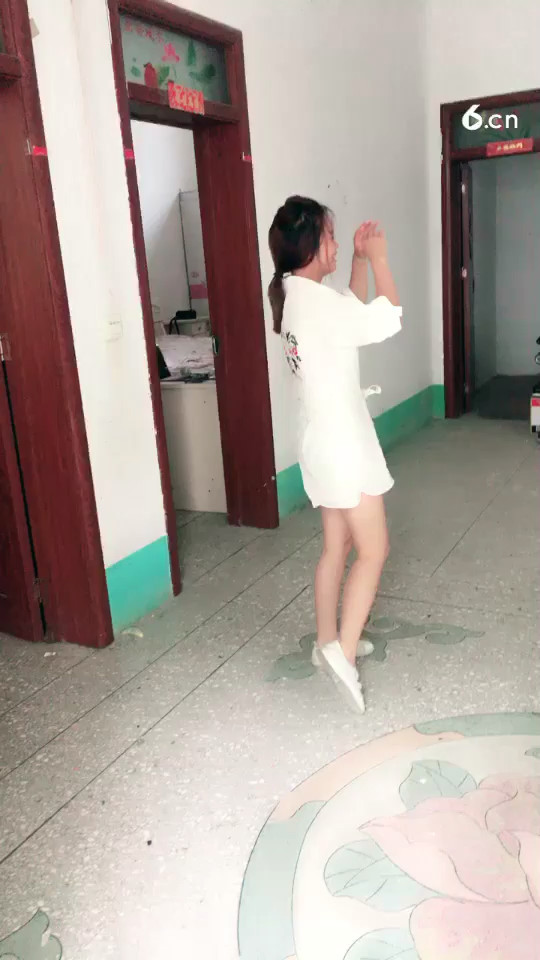 弟弟结婚我这样上去表演会不会被