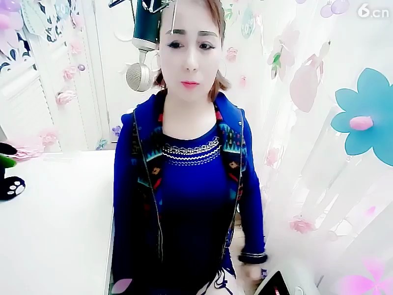 长裙穿出肚兜的感觉了