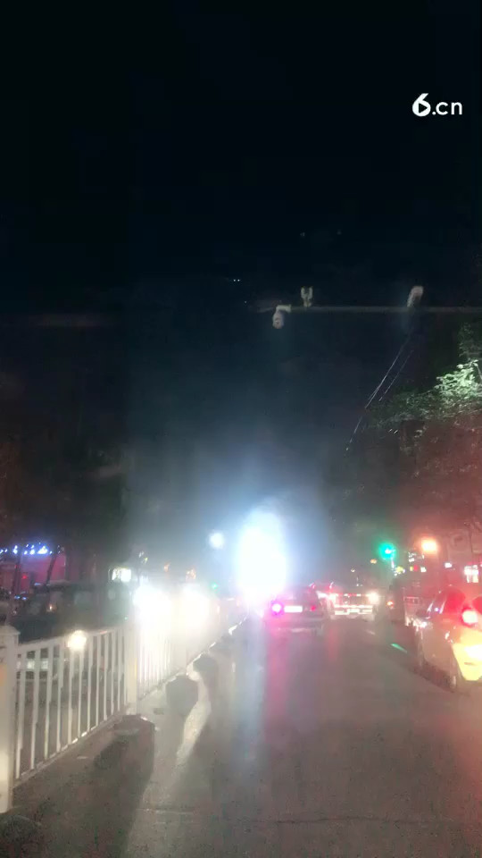 在外面有事情！要十点才能开播！