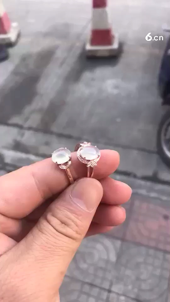 我擦 瑞丽地震了 大家注意安全