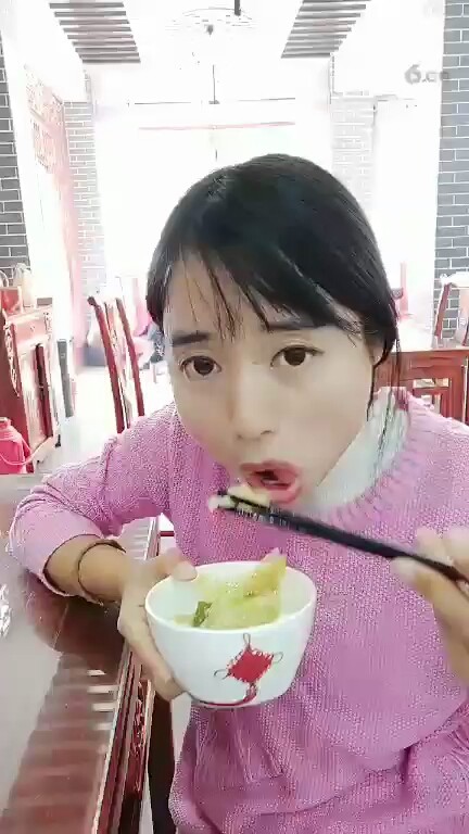 喜欢看教主吃饭😃