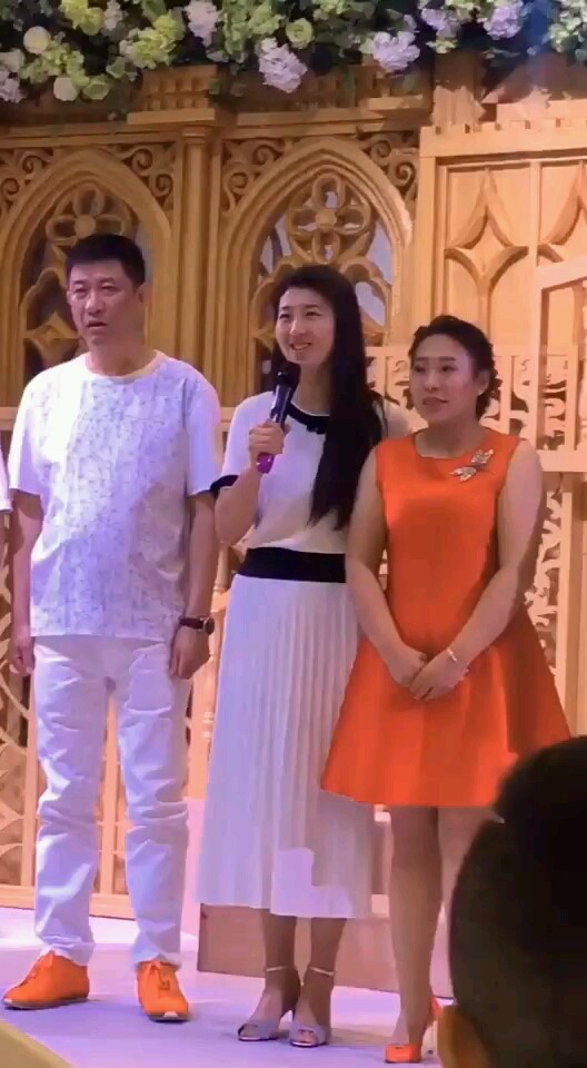 闫学晶