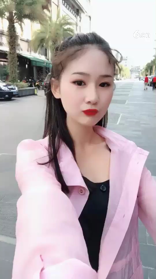喜欢翡翠的小女孩