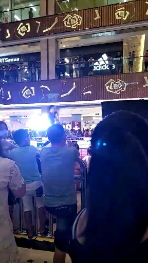 看上谁带走吧