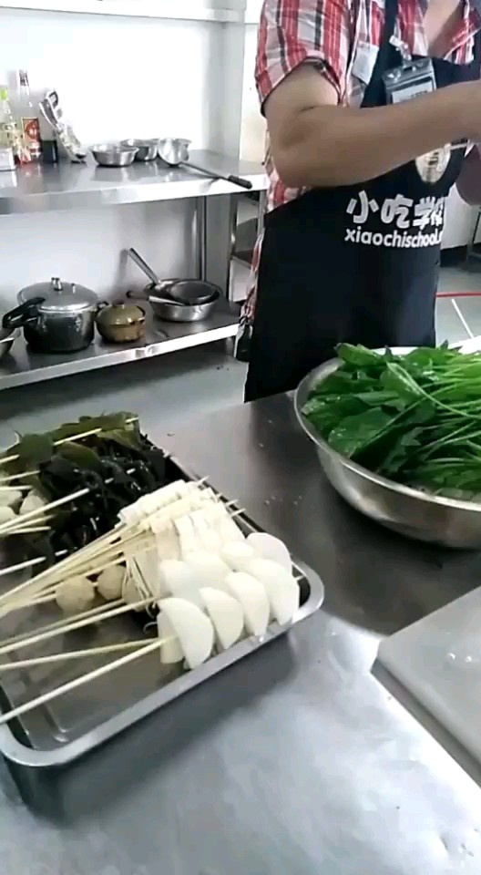 麻辣烫穿串串中
