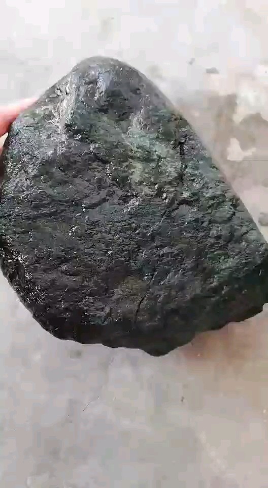 怕不值得付运费  非让敲一锤子