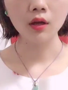 小姐姐讲解原石