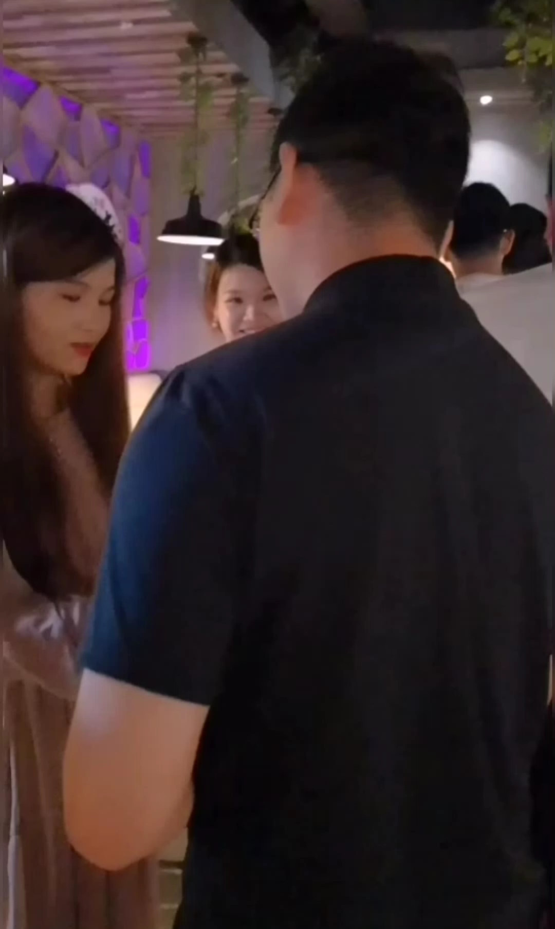 单身太久了~第一次去相亲~