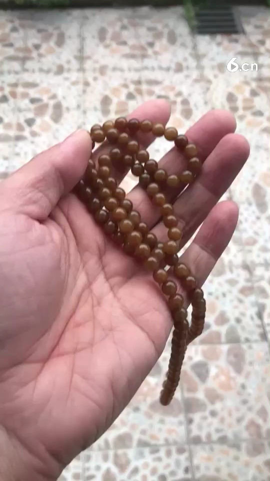 新疆和田玉且末糖色手串