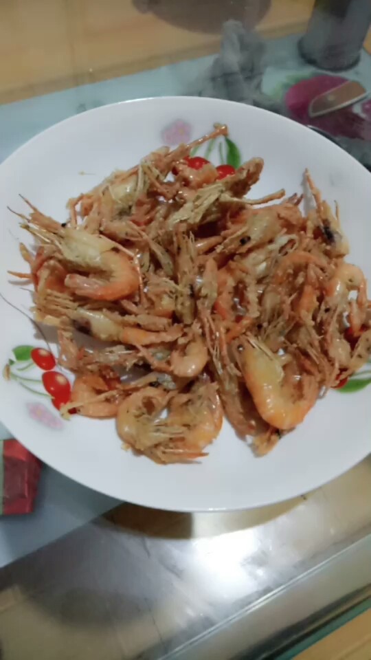 油炸野生小河虾，就是少了点😊
