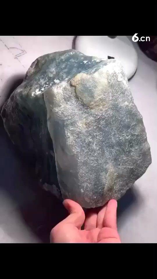 视一方翡翠，能悟古今！