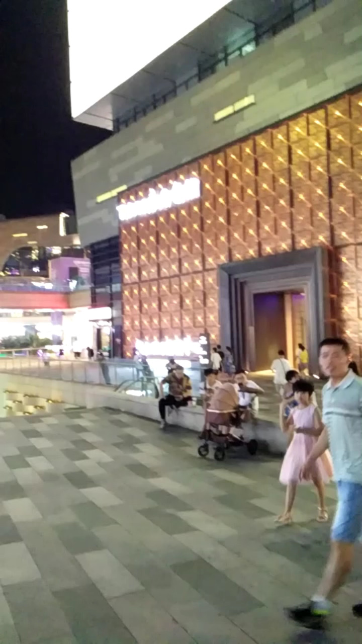 泰和天地迎宠木