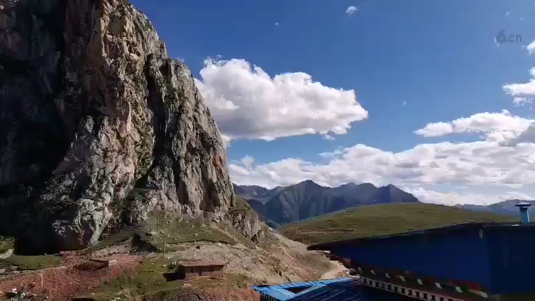 西藏依山建房