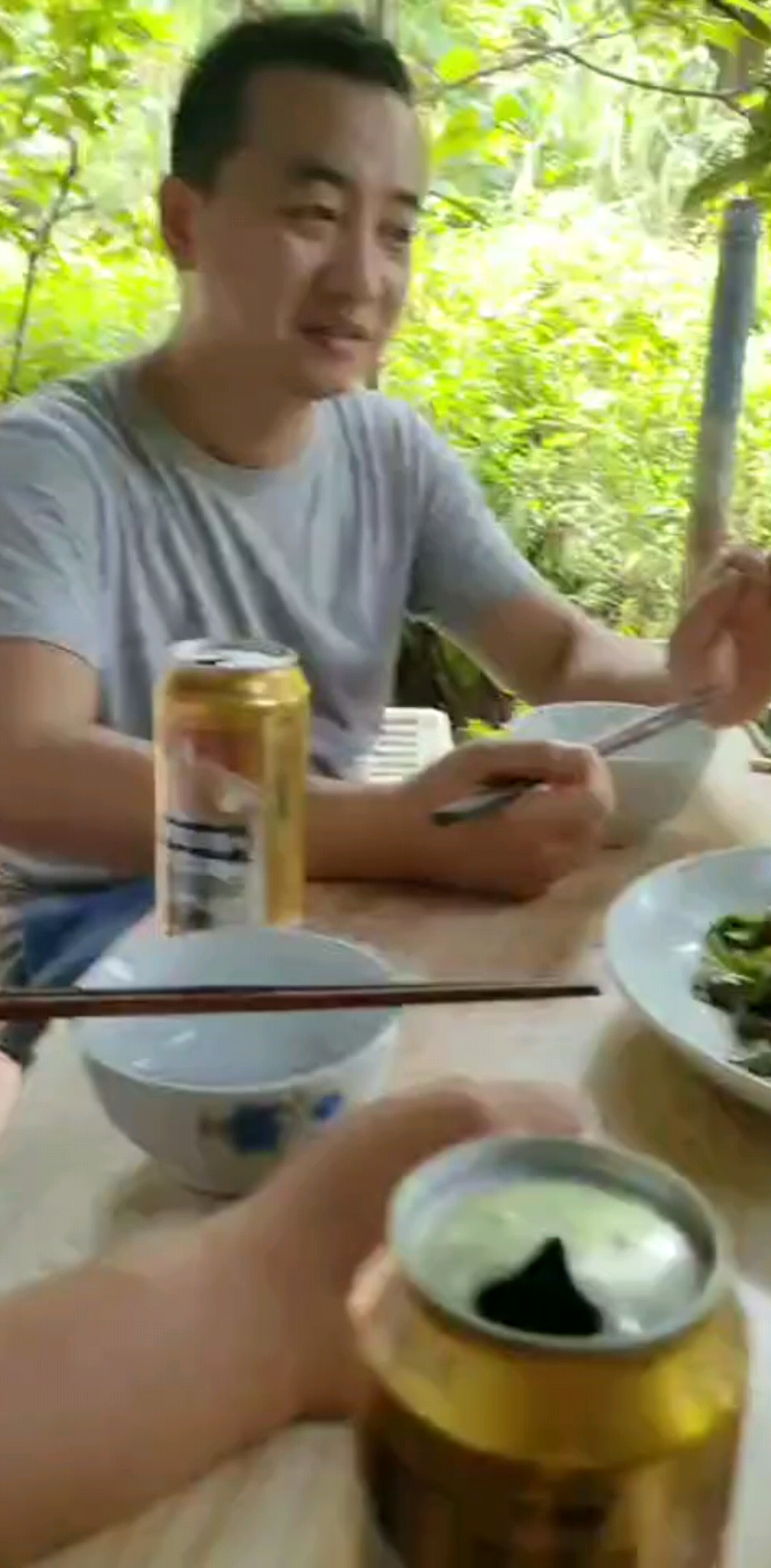 虾搞一群人