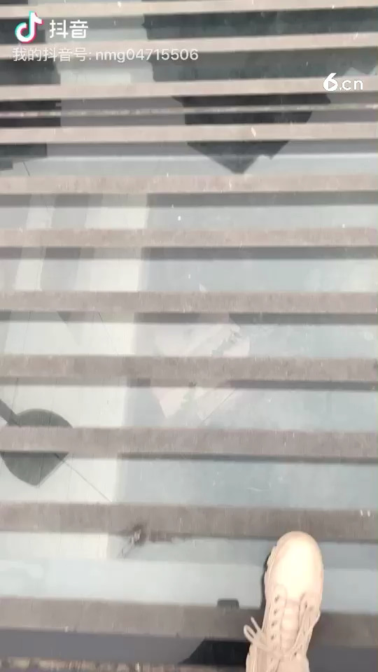 去重庆旅游拍到的轻轨穿楼