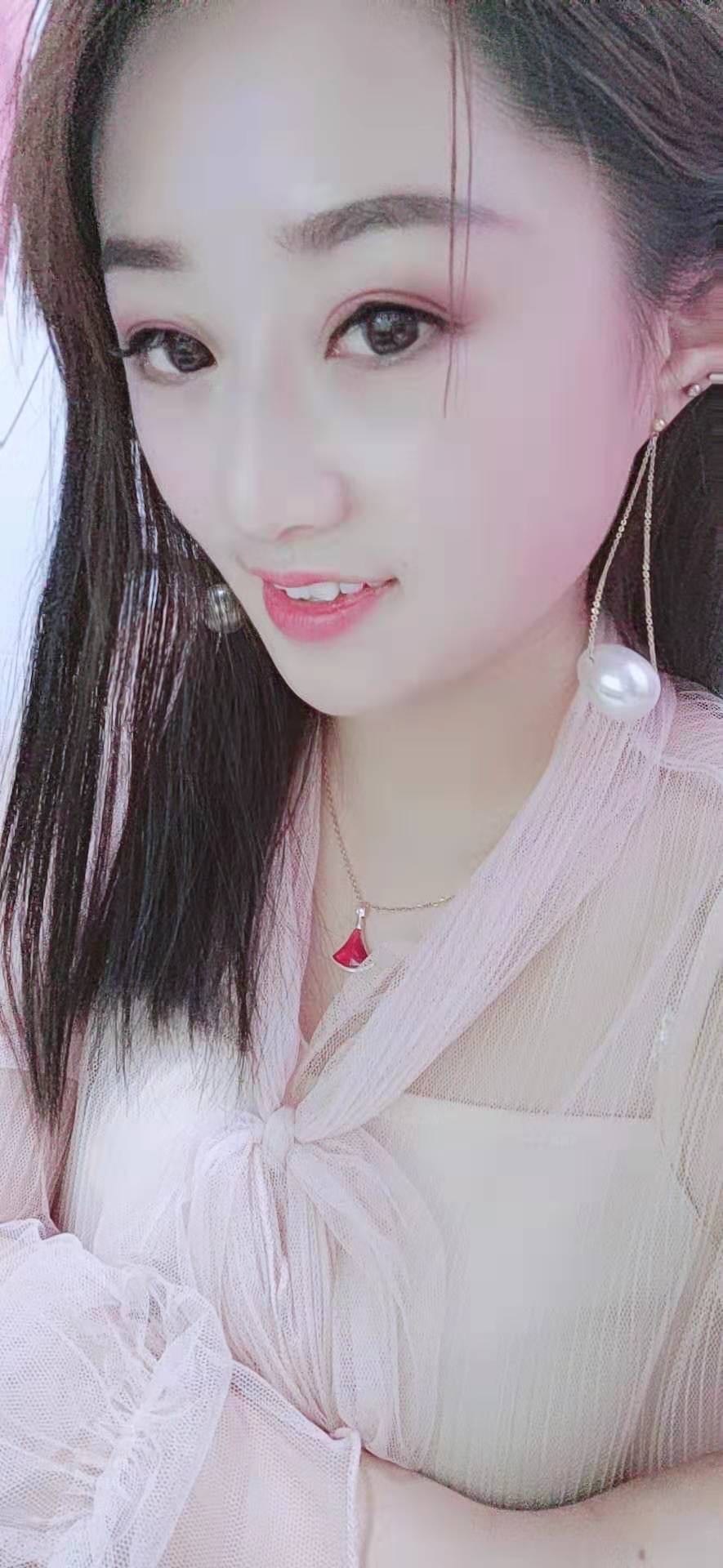 小凤凤30个人动态 - 小凤凤30直播间 - 美女视