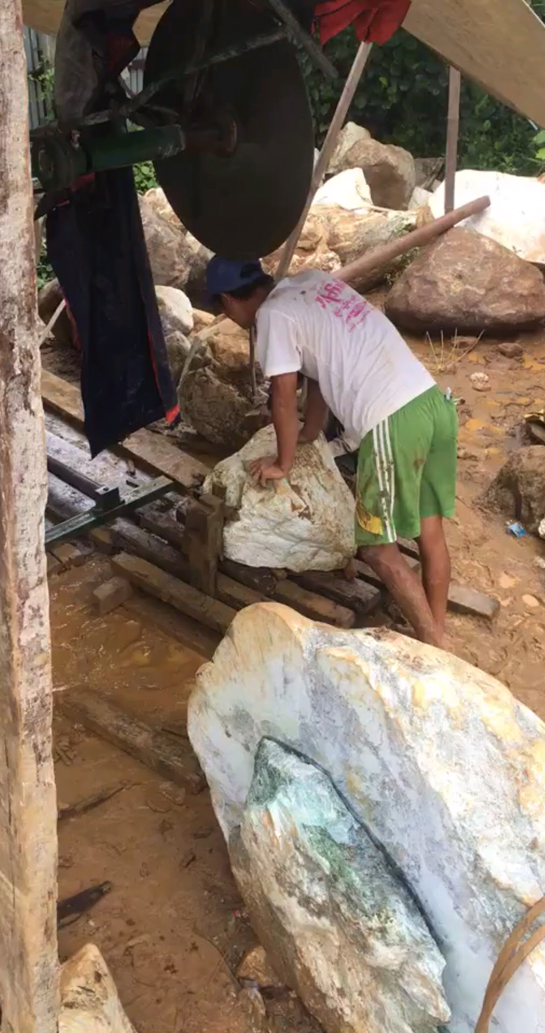 缅甸翡翠一手直购，记得关注！