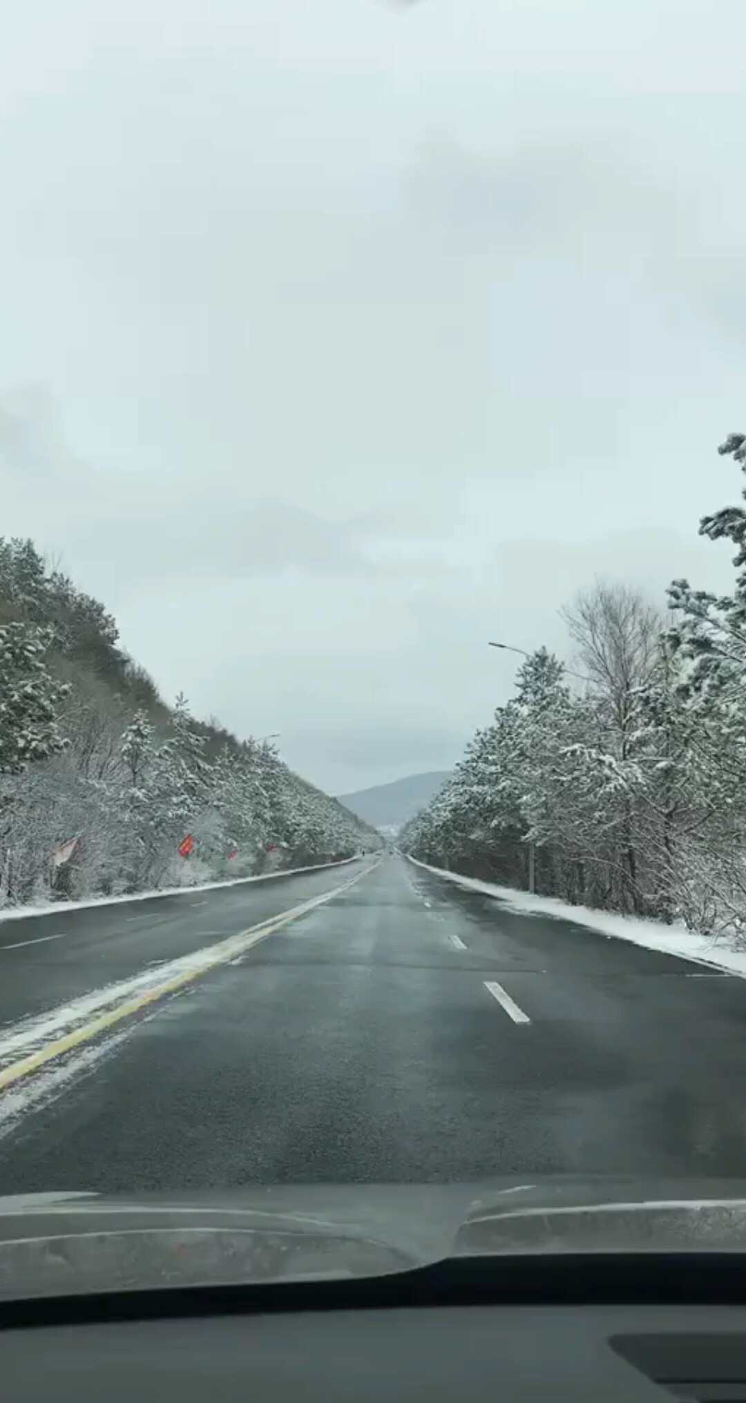 快五一了 下雪了