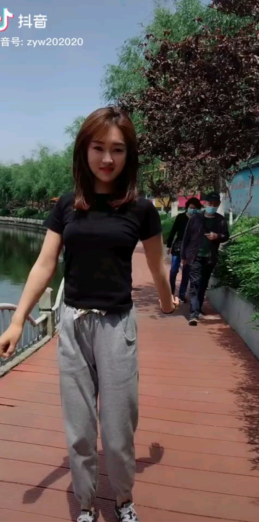 张小雯