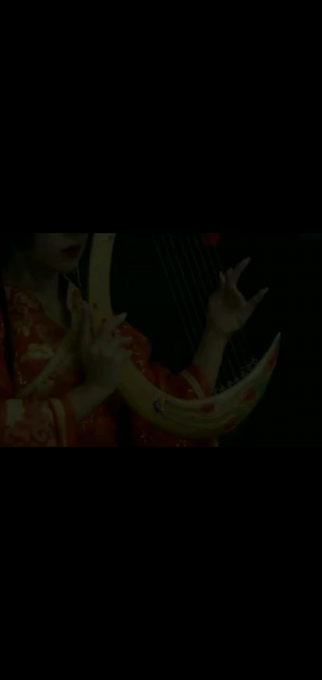 袅娜少女羞，岁月无忧愁。