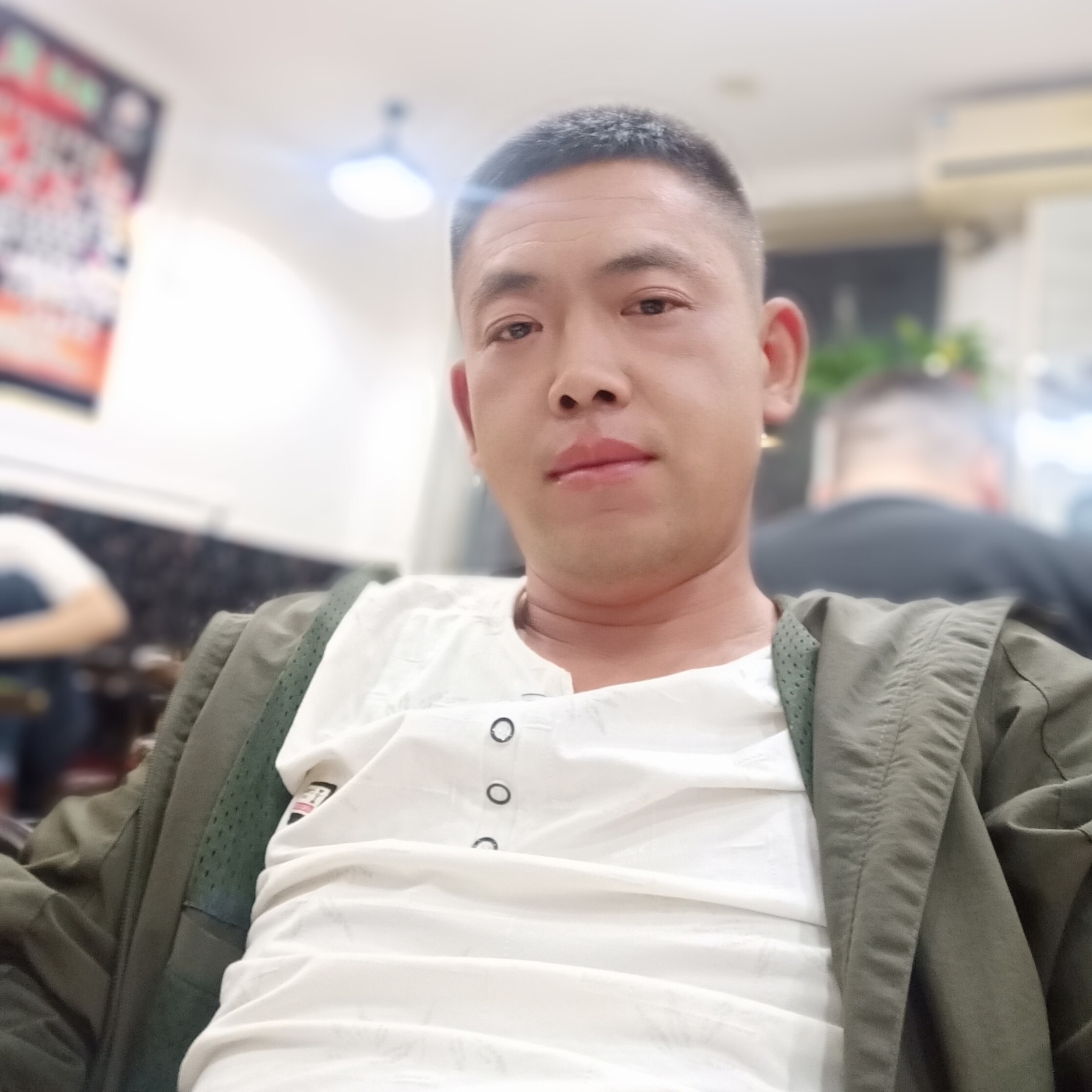 不羁的心f海报