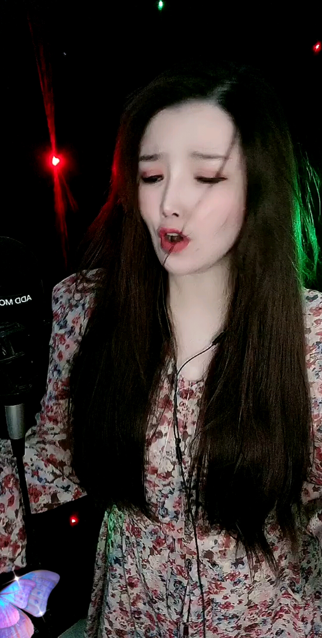 赌徒。三个月前比现在瘦点哈