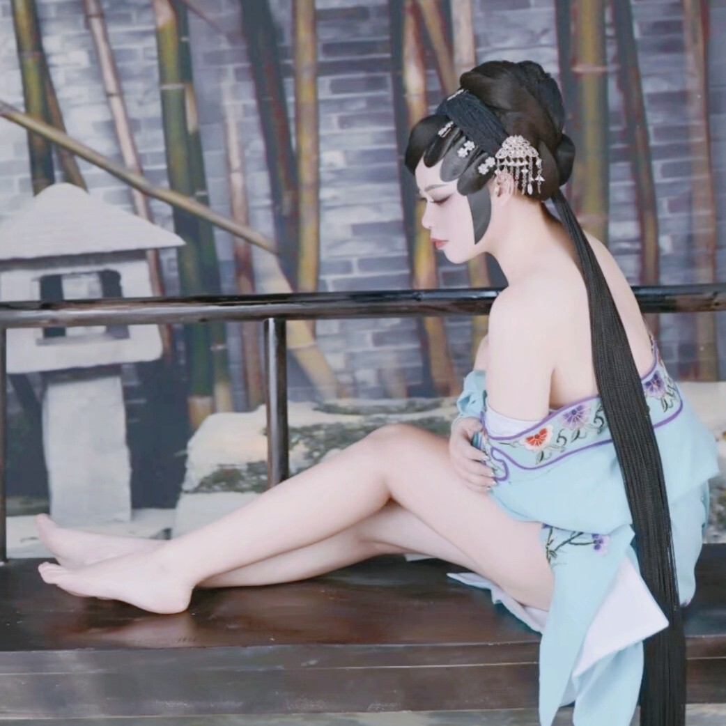 一树梨花压海唐同学☞海报
