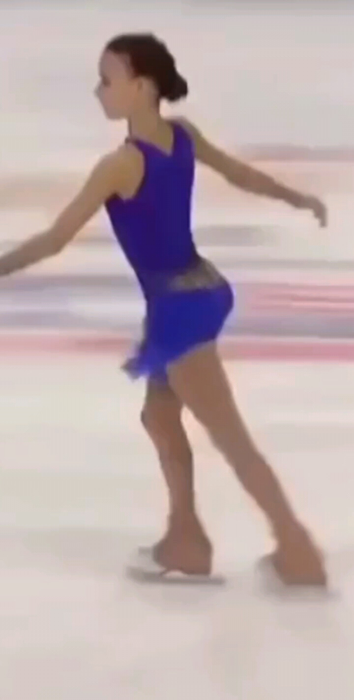 小天鹅与独孤九剑 @火星牛油果