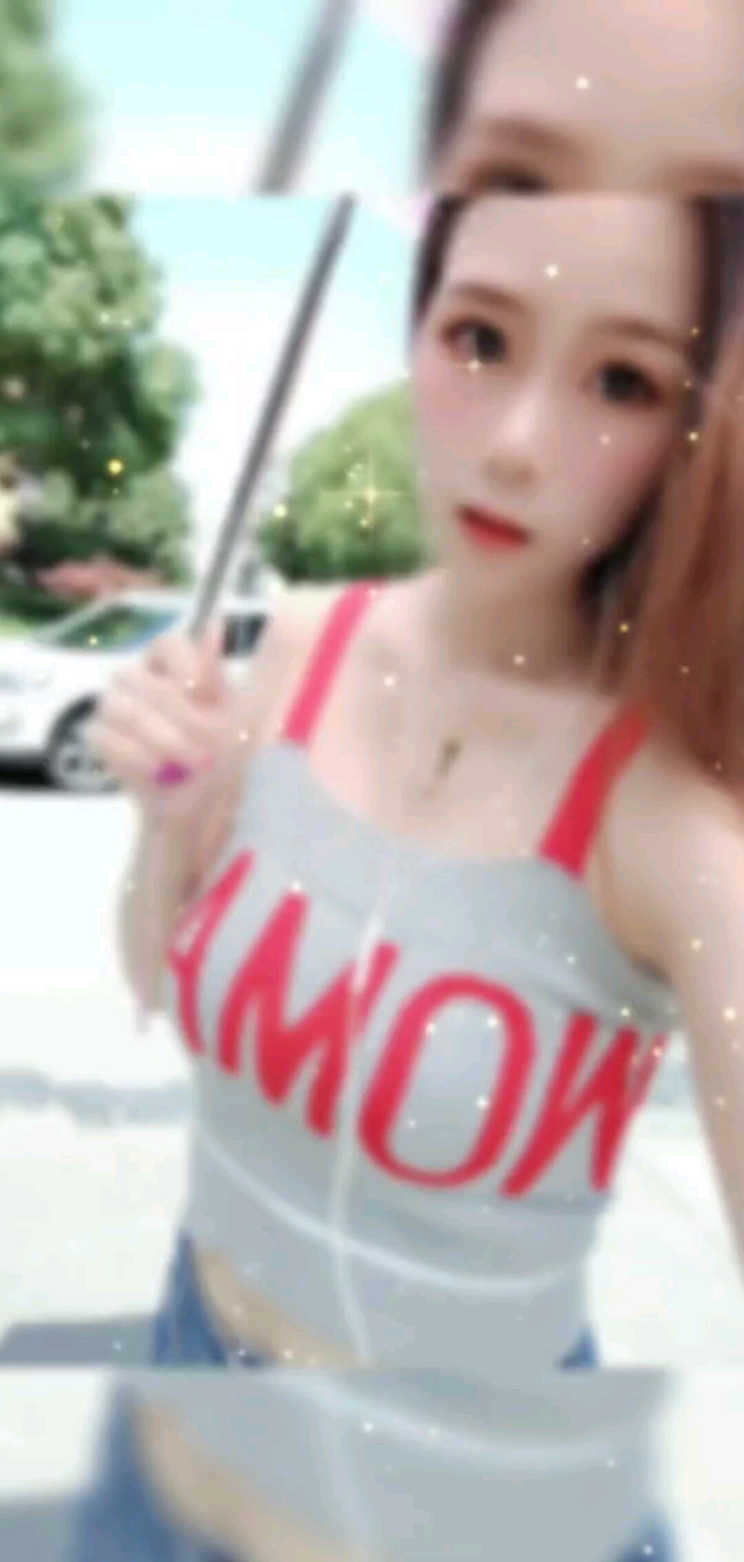阳光肆意 人潮拥挤 而你在我眼