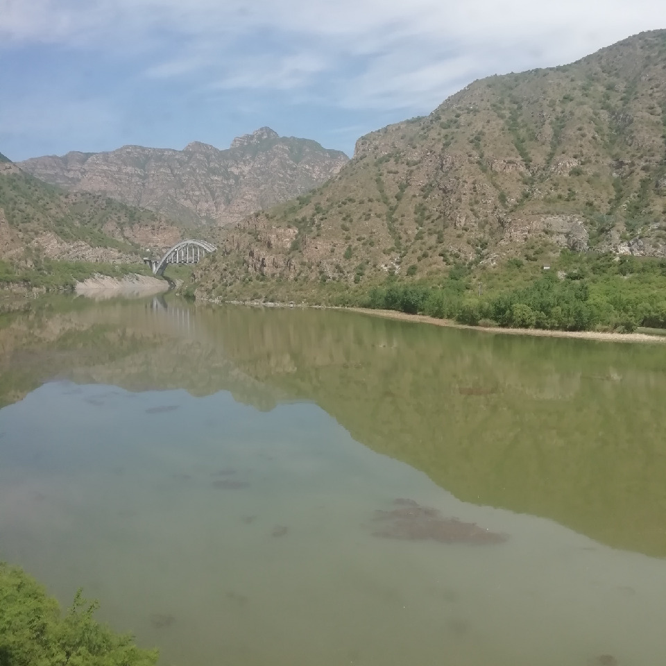 飞比跑快海报