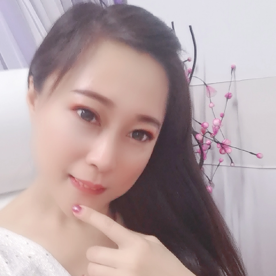 可可😘休息中海报