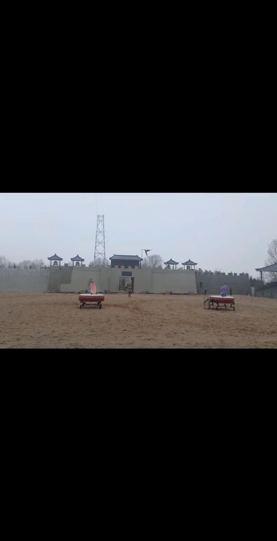 这么冷的天，小姐姐丝