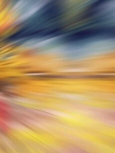 双手多笔时空国画创新赢未来